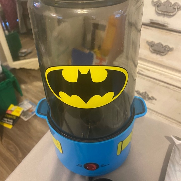 DC Comics Batman Mini Stir Popcorn Maker - Picture 9 of 10